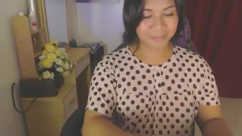 Vee online show from February 25, 1:58 pm