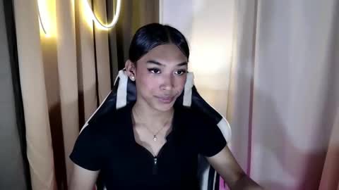 ur_dazzlingmorenaxx online show from November 4, 3:30 am