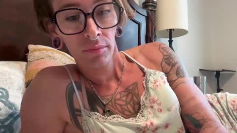 Goddess online show from November 15, 7:04 pm