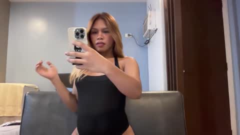 BARBIE- DONT FORGET TO FOLLOW ME AND GIVE ME THUMBS UP online show from November 9, 1:47 pm