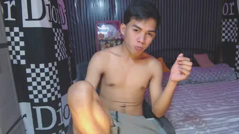 ur_shan21 online show from April 18, 4:03 am