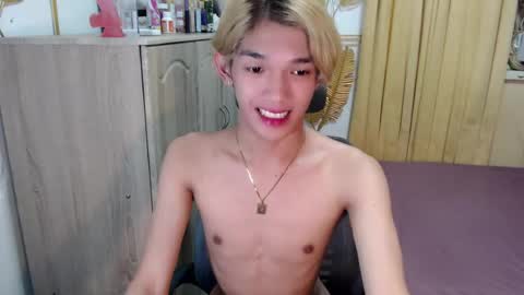 urasian_john20 online show from June 16, 6:28 am