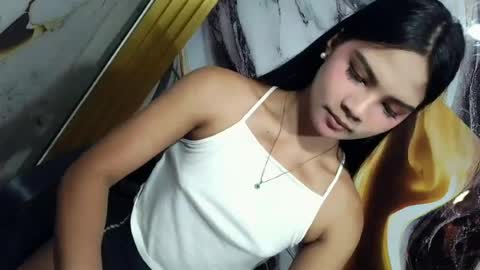 urasian_latinaxxx online show from July 7, 11:20 pm