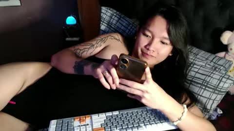 NEWRA  ALLISON online show from March 11, 10:35 pm