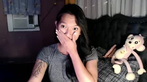 NEWRA  ALLISON online show from February 19, 6:29 pm