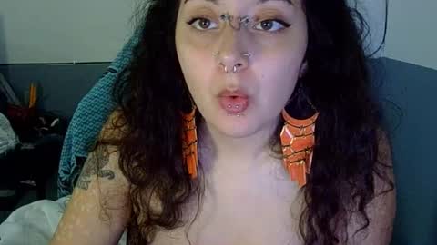 Esmeralda online show from June 16, 4:11 pm