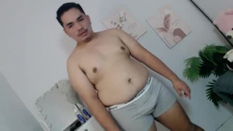 ure_fattytoy143 online show from July 11, 5:45 am
