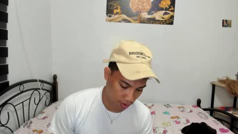 urfucker_vinz online show from June 13, 12:59 pm