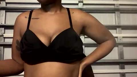urgeminibrat online show from May 15, 4:43 am