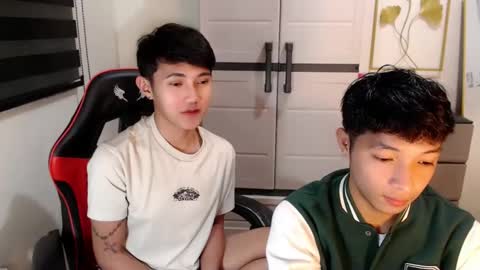 Ethan online show from April 17, 4:09 pm