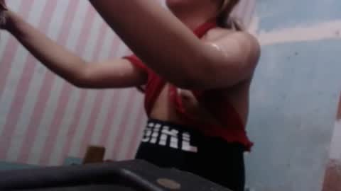 UrHOTtrexie online show from February 21, 5:13 am