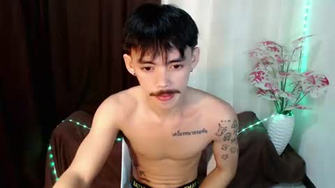 urhunky_boy online show from July 30, 1:12 pm