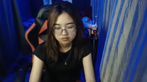 urlovelychinita online show from February 1, 7:13 pm