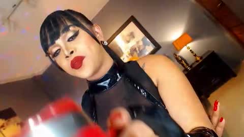 UrMajestyTyra online show from November 15, 3:52 am