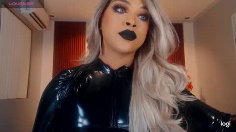 UrMajestyTyra online show from June 12, 5:12 pm