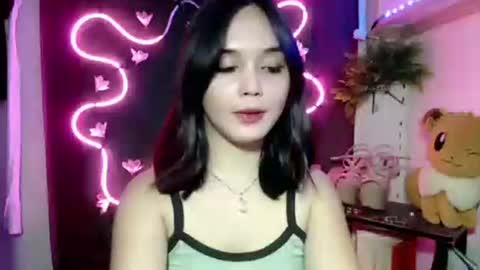 Pia online show from November 5, 3:52 am