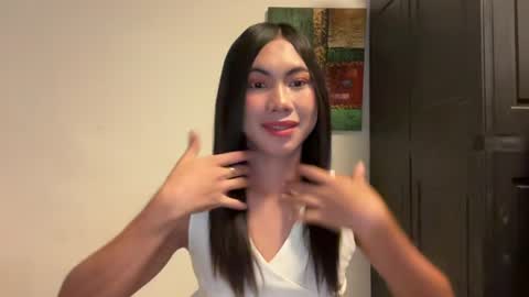 urpretty_mistake online show from June 21, 10:54 am