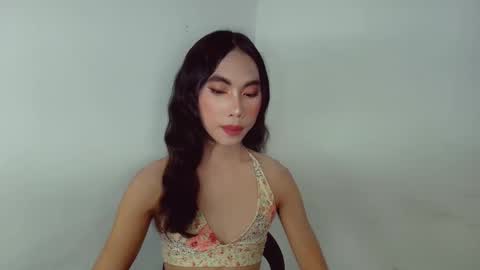 urpretty_mistake online show from January 19, 5:28 am