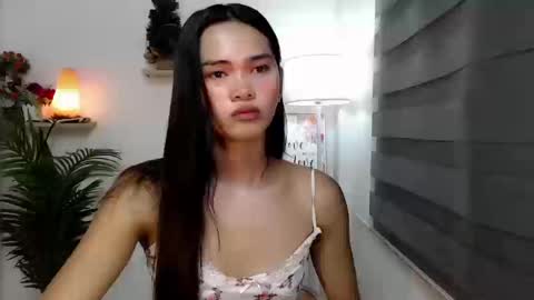 ursandra_xx online show from October 19, 5:12 am