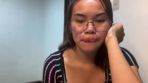 ursexypinayy online show from February 7, 9:23 am