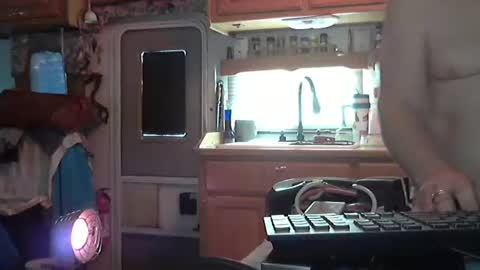 usednotbroken1 online show from January 9, 4:23 pm