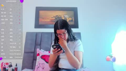 Vahiolet smith online show from April 1, 3:29 am