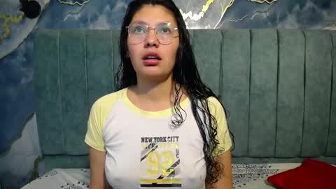 Vainilla online show from April 16, 1:28 am