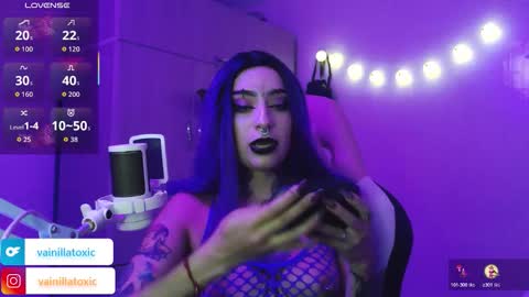 Vainilla Independent model online show from December 16, 1:35 am