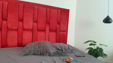 Snapshot of vaiolett_smith chatting on March 1, 1:29 pm V A I O L E T T S M I T H online show from March 1, 1:29 pm
