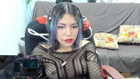 Vaiolet1314 online show from March 6, 4:22 am