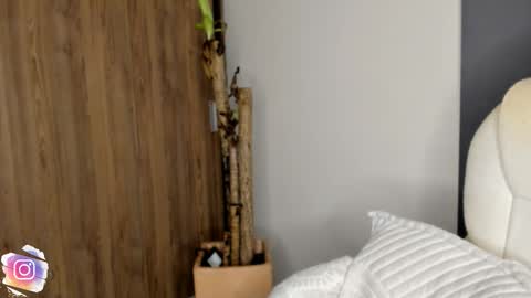 val_varago online show from February 10, 1:19 am