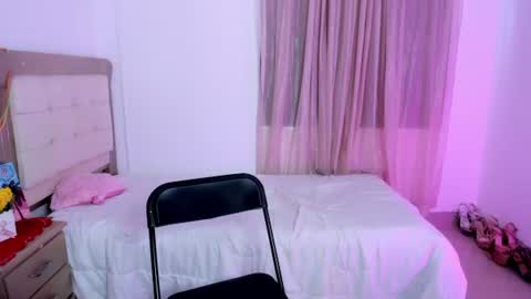 HI IM NEW online show from June 29, 3:01 pm
