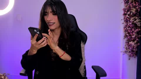 Snapshot of valen_sweet01 chatting on December 6, 12:33 pm valentina online show from December 6, 12:33 pm