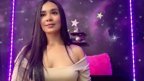valentinarojass_ online show from June 11, 6:39 pm