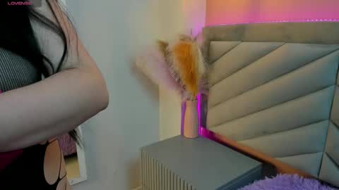 Mia  online show from February 4, 8:24 pm