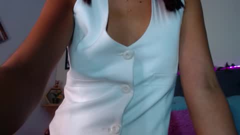 V A L E N T I N I online show from February 10, 7:50 pm