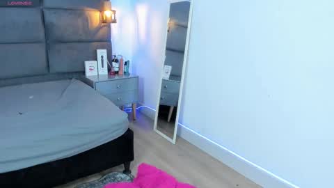 valentino moon online show from October 30, 3:29 am