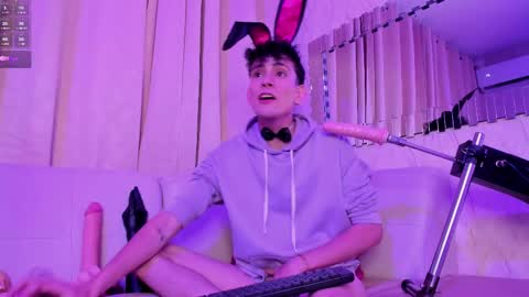 Valentino online show from March 10, 5:11 am