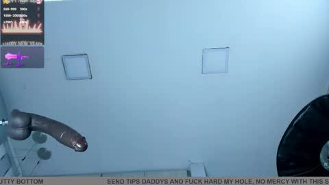 Valentino online show from November 25, 5:50 am