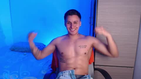 VALENTINO online show from December 15, 9:44 pm