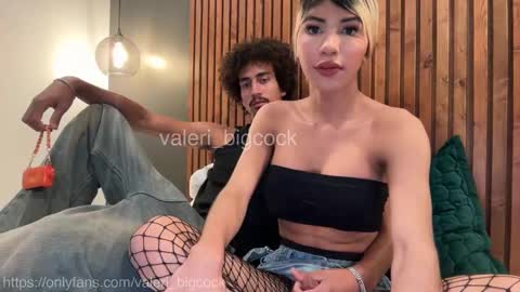 valeri_bigcock online show from October 6, 7:15 am