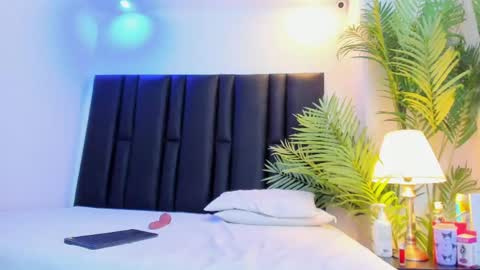 valeri_tafur online show from April 15, 11:13 am