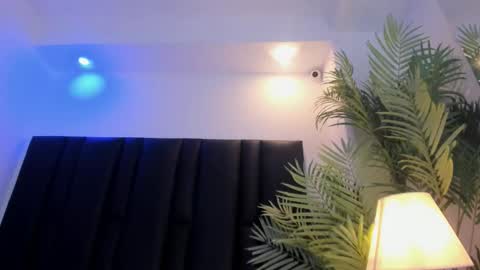 valeri_tafur online show from February 7, 11:35 am