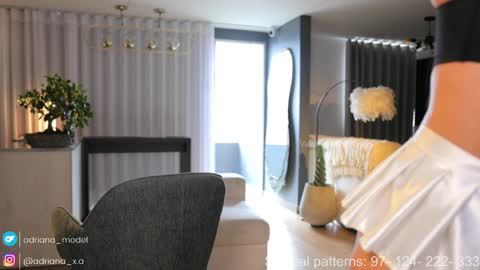 valeria_orozco online show from February 18, 10:20 pm