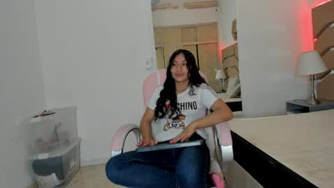 valeria_usuga online show from April 27, 12:03 pm