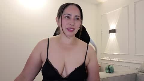 valeria_vg online show from June 13, 11:20 am