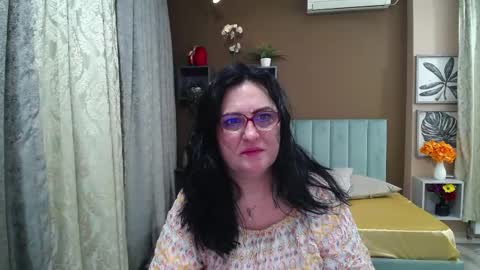 valeriasmiths online show from May 31, 7:40 am