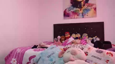 valerie_rousse online show from February 26, 8:15 pm