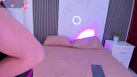 valeriekhaleesi online show from February 6, 8:33 pm