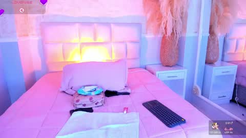 valeriekhaleesi online show from April 3, 9:00 pm